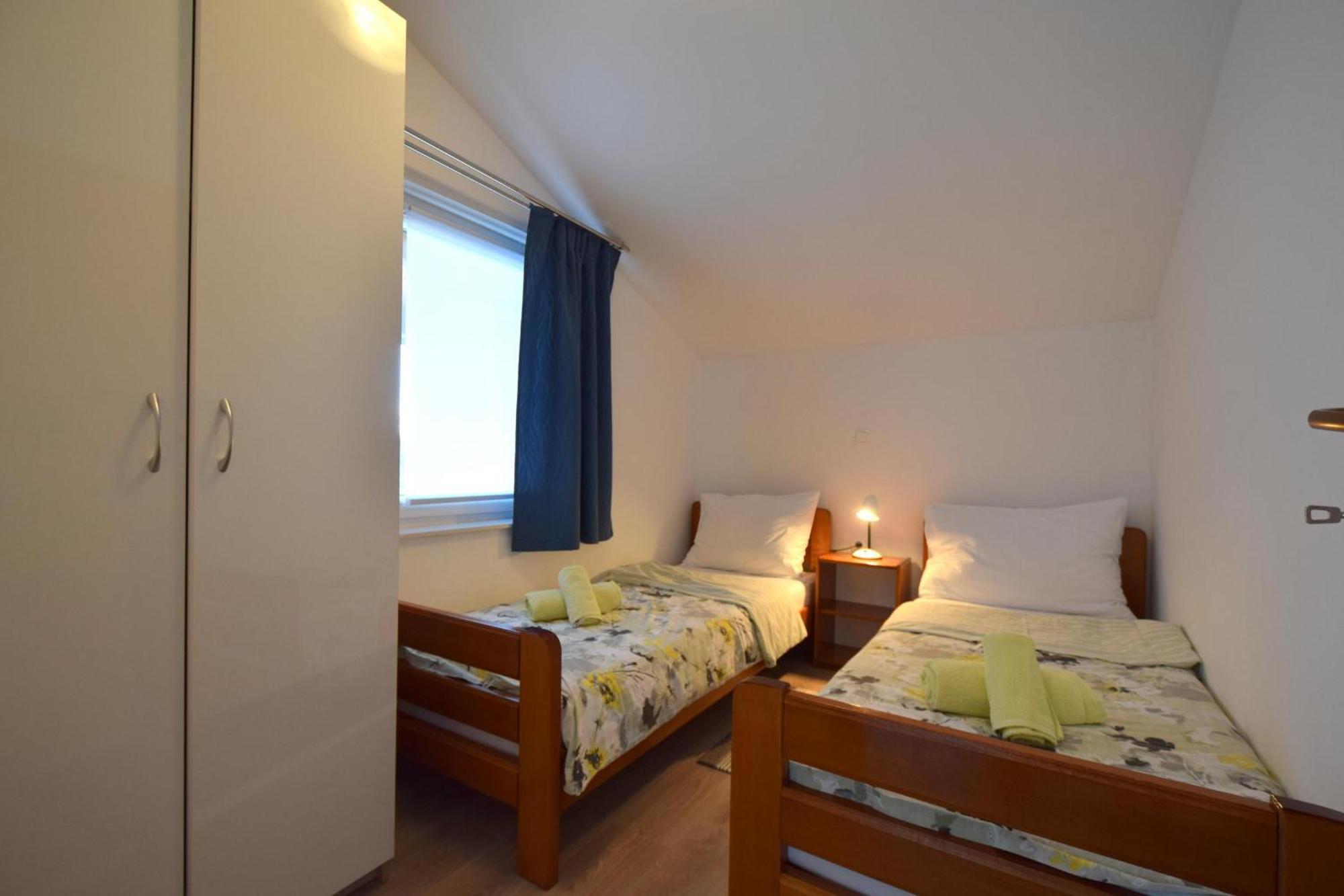 Apartments Cindric Malinska Extérieur photo