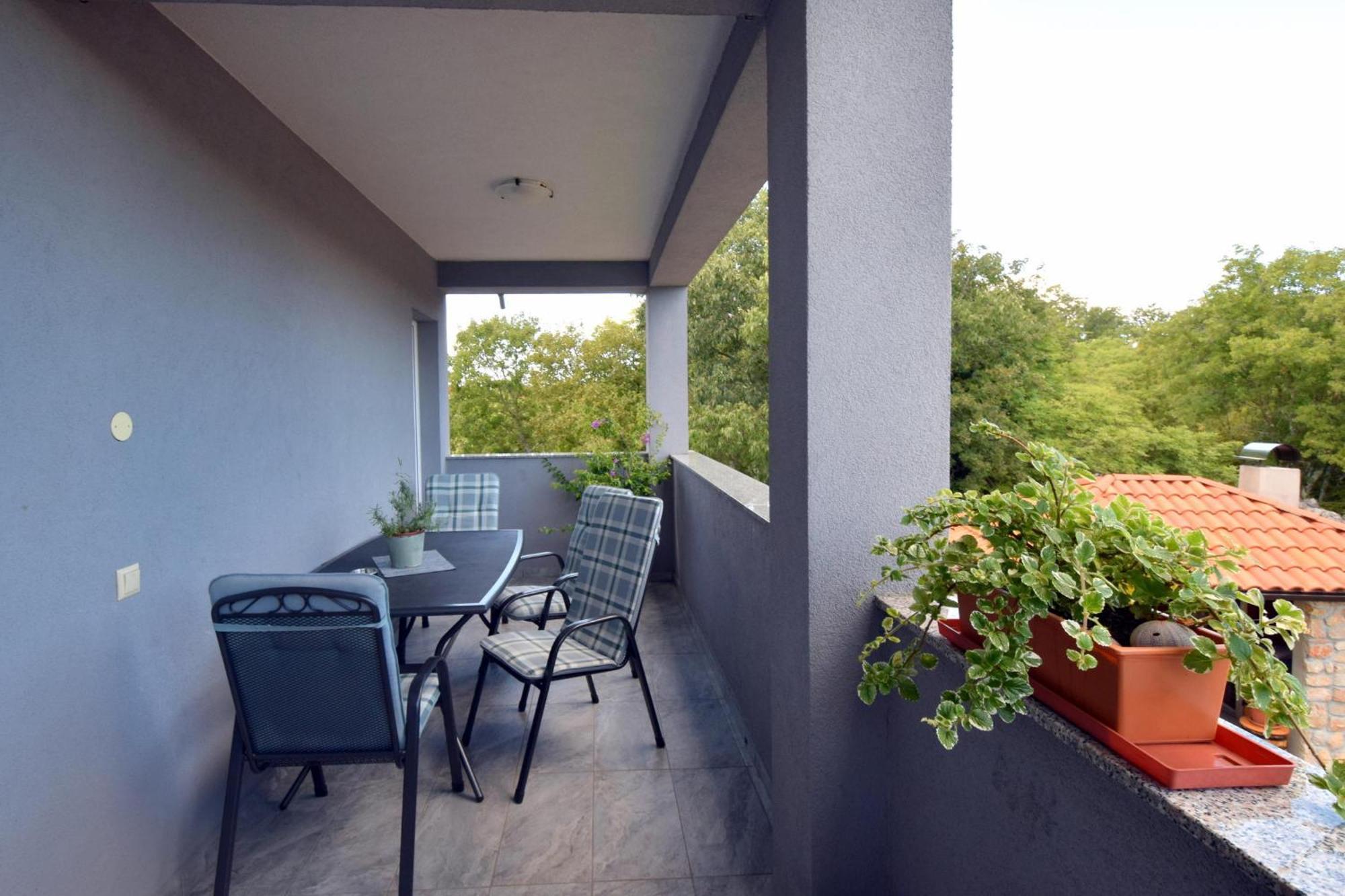Apartments Cindric Malinska Extérieur photo