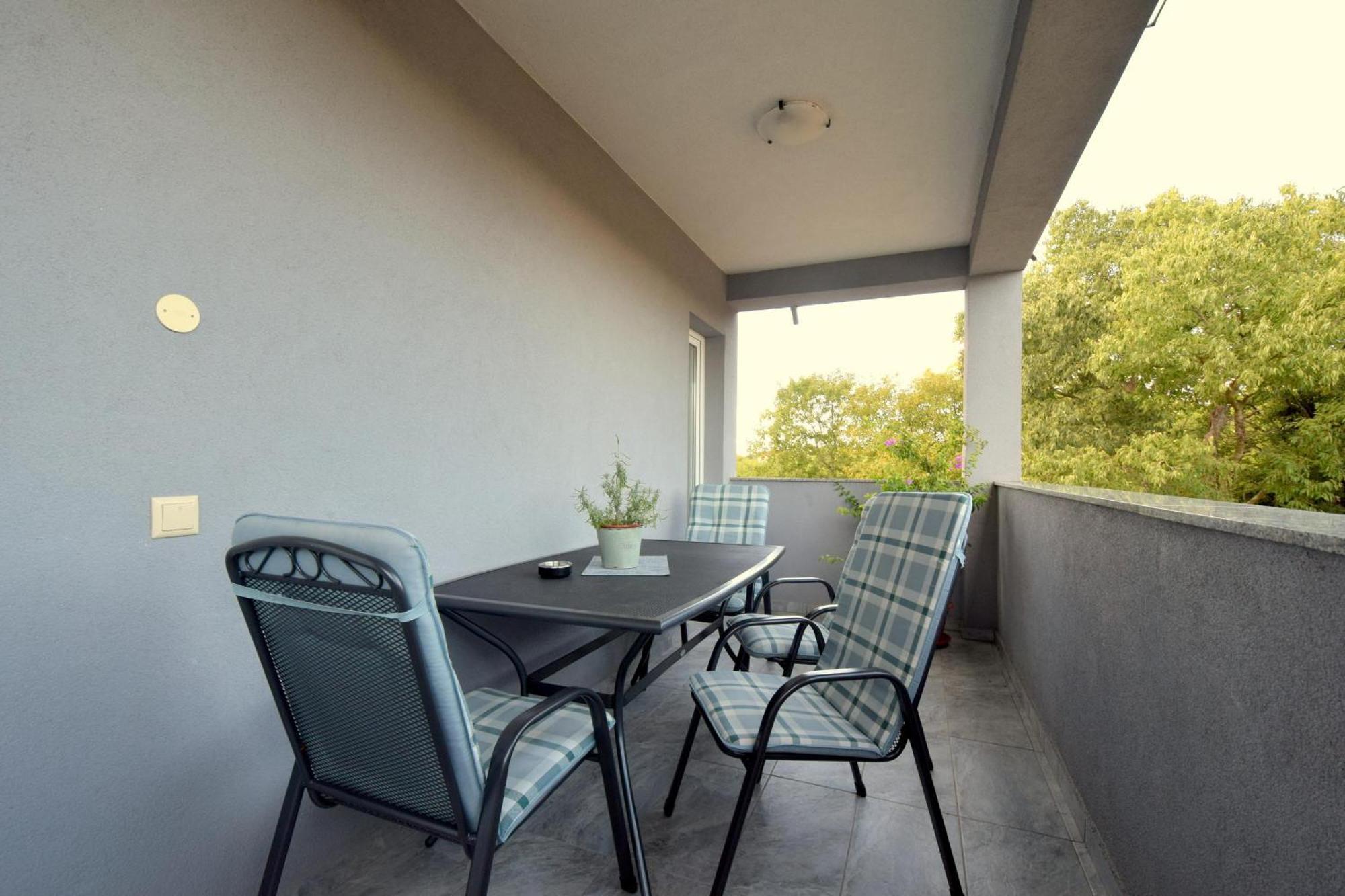 Apartments Cindric Malinska Extérieur photo